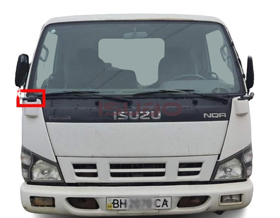 Кришка (заглушка) кронштейна дзеркала ISUZU NQR 71 8975816312 фото