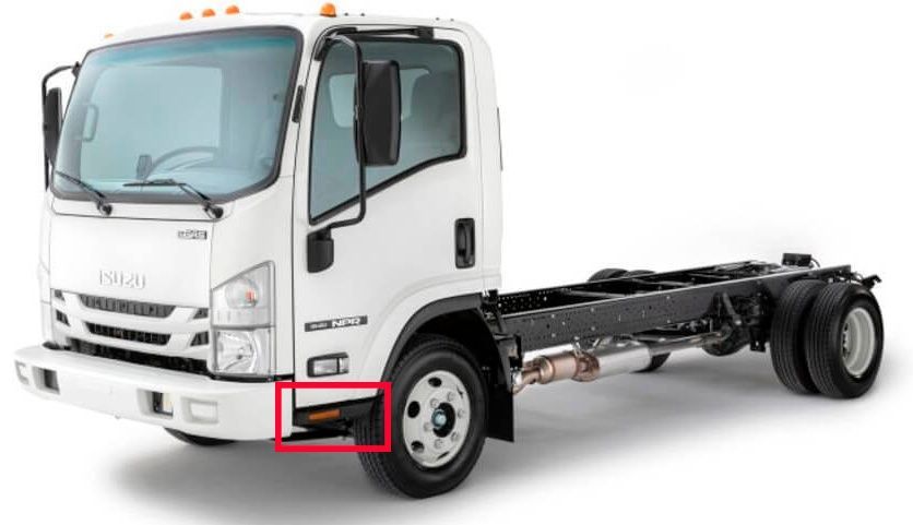 Підніжка ліва (пластик) ISUZU NLR NPR 8980227753 фото